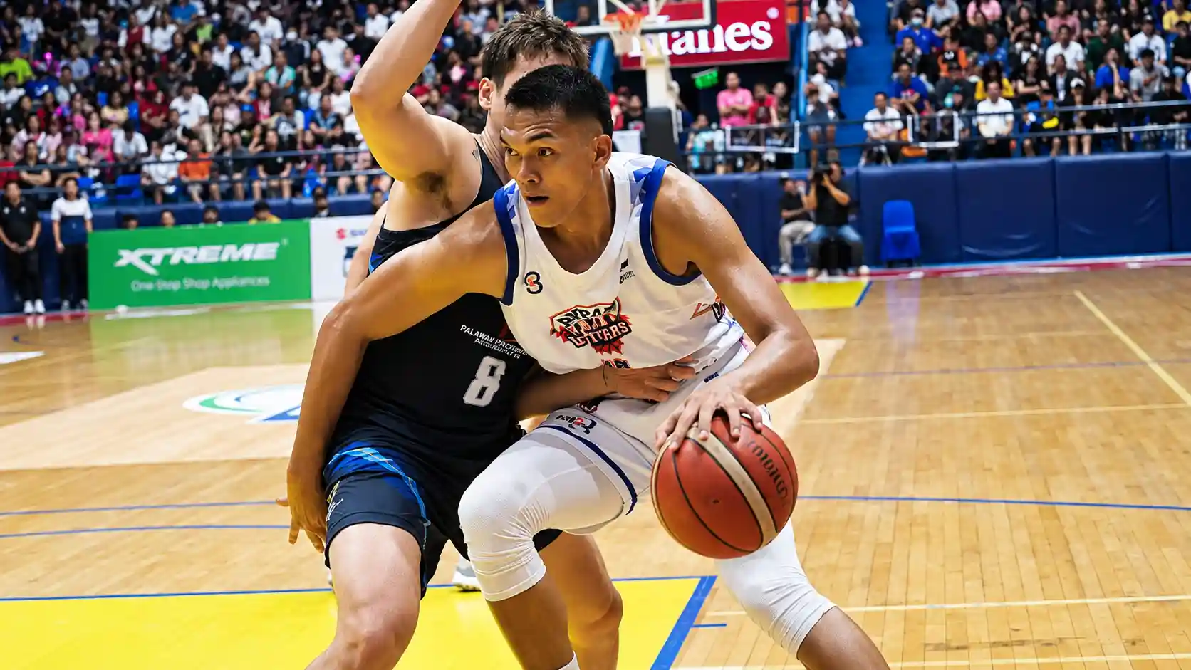 Pampanga Giant Lanterns and Nueva Ecija Rice Vanguards in an earlier MPBL basketball matchup